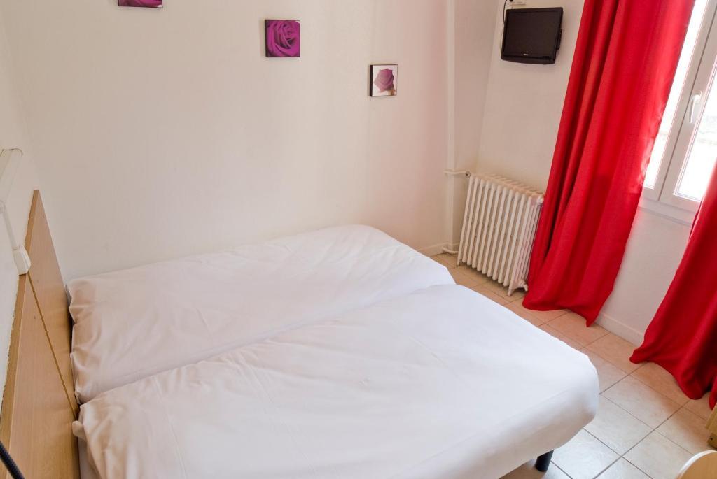 Hotel Les Colombes ヴェルダン・シュル・ムーズ 部屋 写真