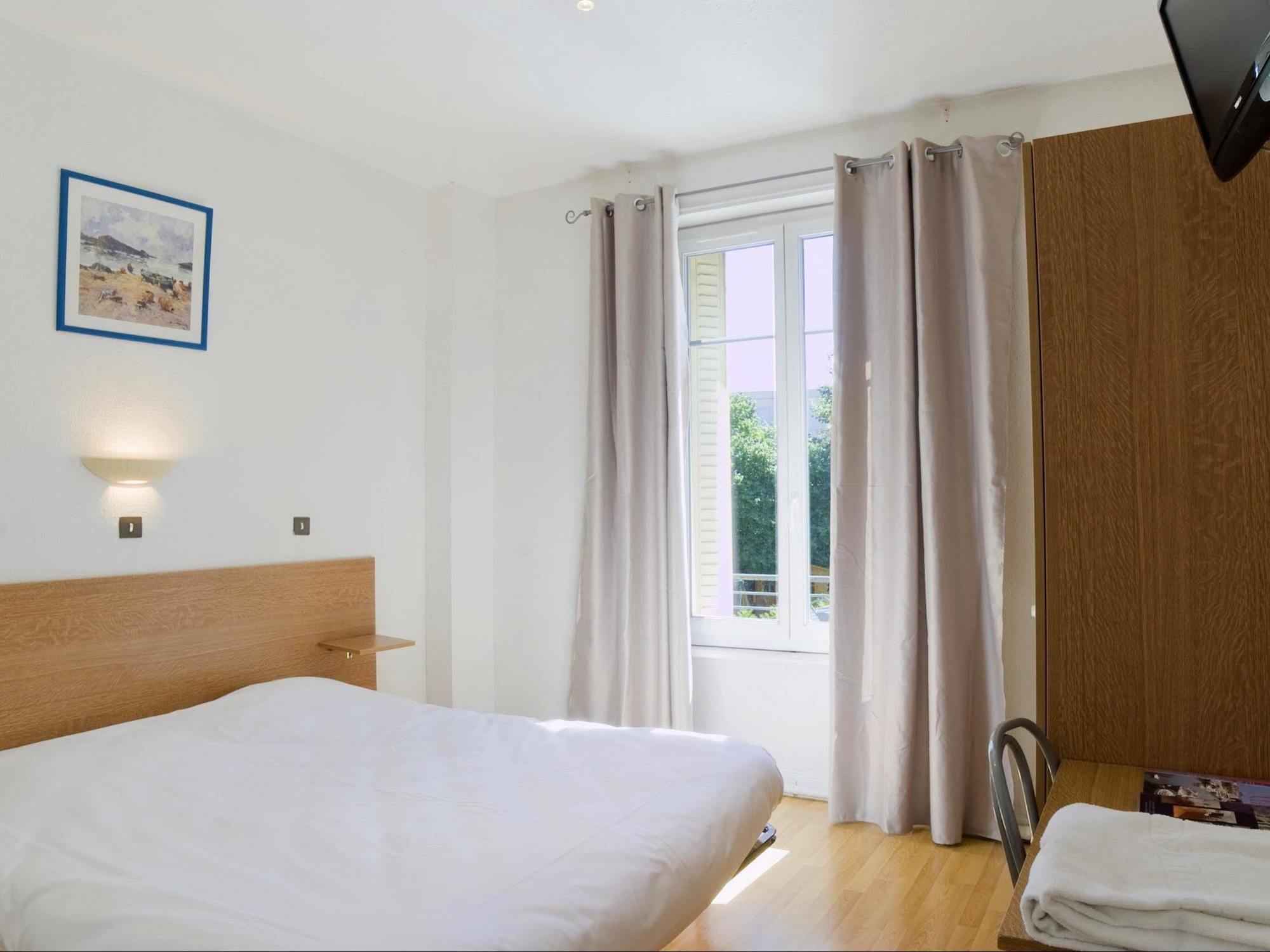 Hotel Les Colombes ヴェルダン・シュル・ムーズ エクステリア 写真